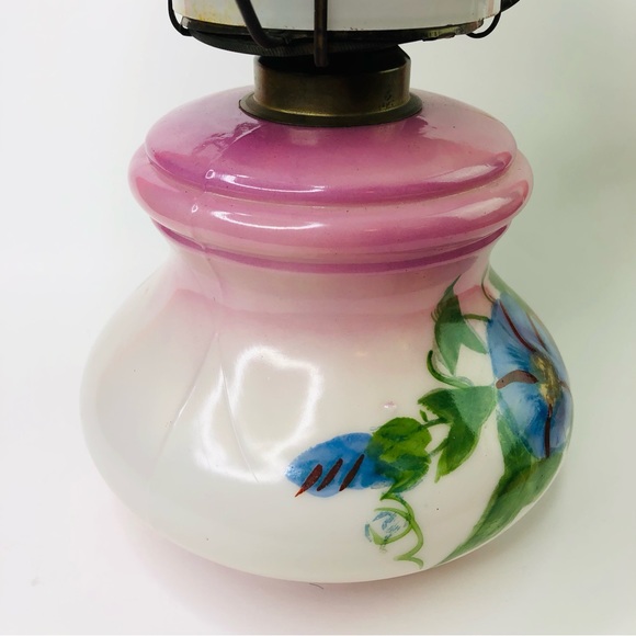 RARE Vintage EAGLE Kerosene Table Oil Lamp Daisy Floral Hand painted Porcelain - Picture 6 of 16